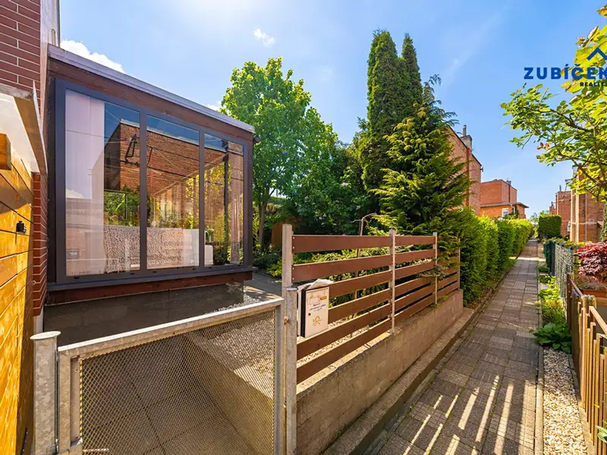 Prodej domu 100 m², pozemek 39 m²
