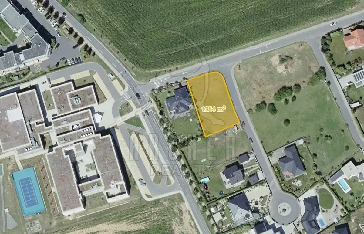 Prodej stavebního pozemku 1354 m²