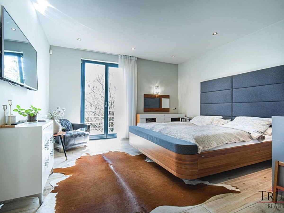 Prodej vily 308 m², pozemek 1162 m²