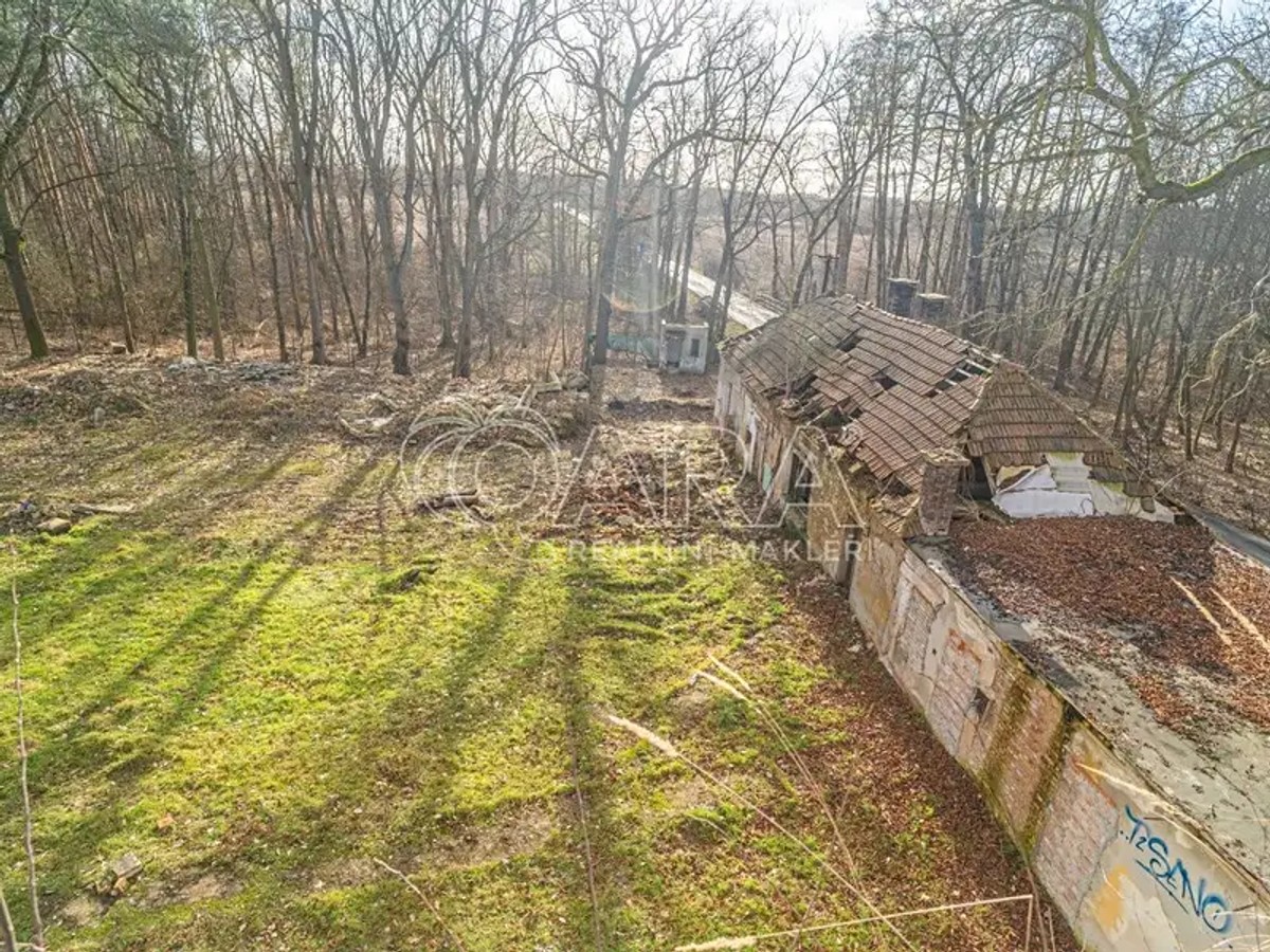 Prodej stavebního pozemku 6090 m²