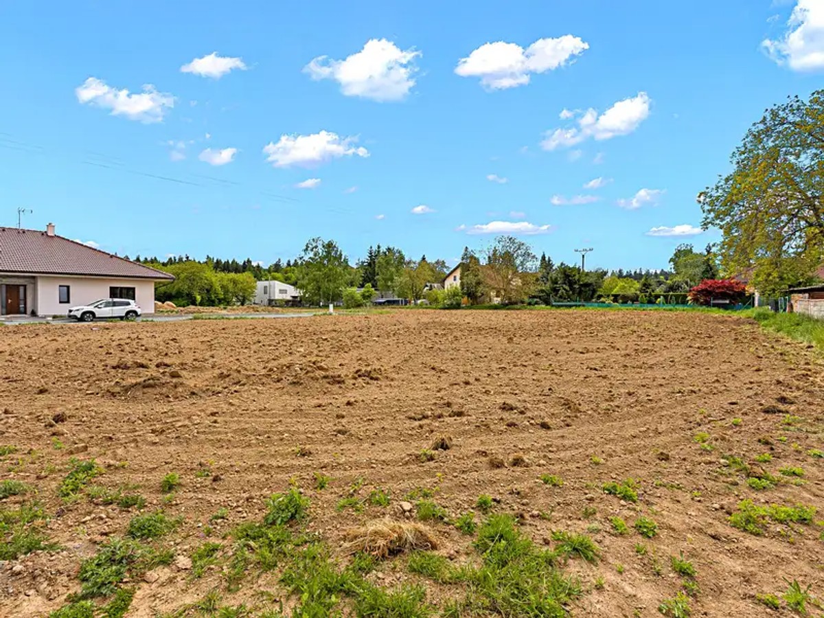 Prodej stavebního pozemku 1093 m²