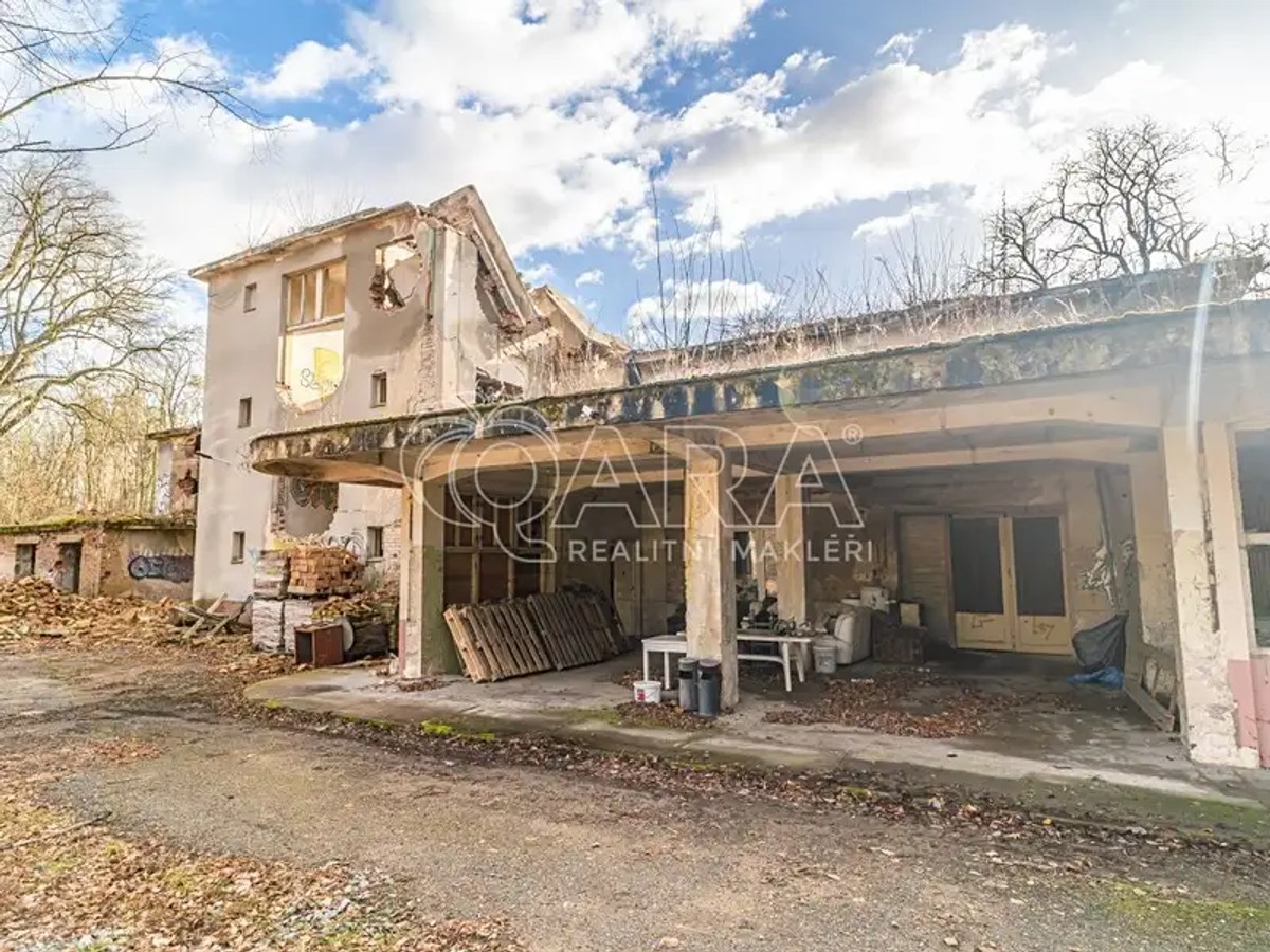 Prodej stavebního pozemku 6090 m²