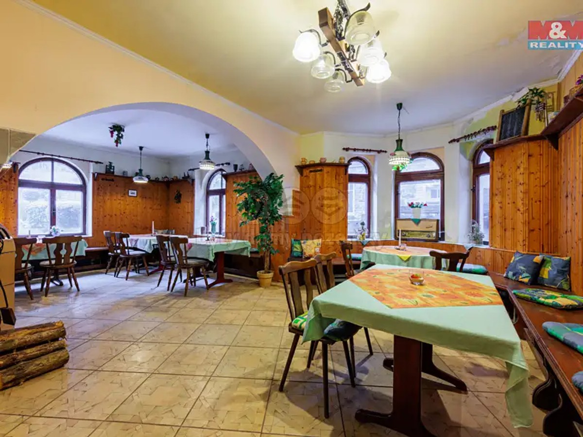 Prodej domu 440 m², pozemek 373 m²