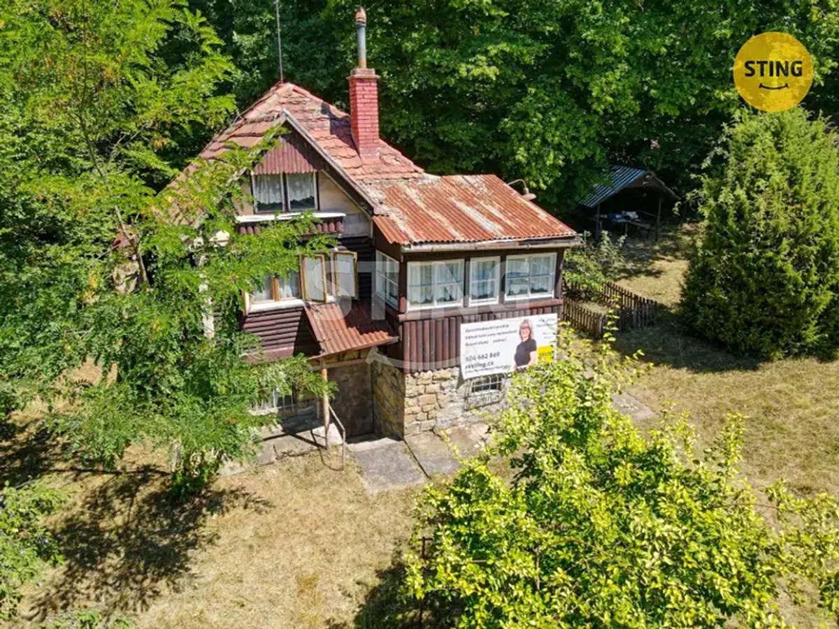 Prodej stavebního pozemku 833 m²
