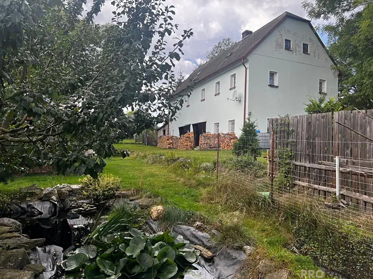 Prodej domu 374 m², pozemek 675 m²