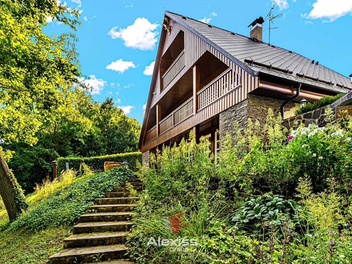 Prodej chalupy 440 m², pozemek 9194 m²