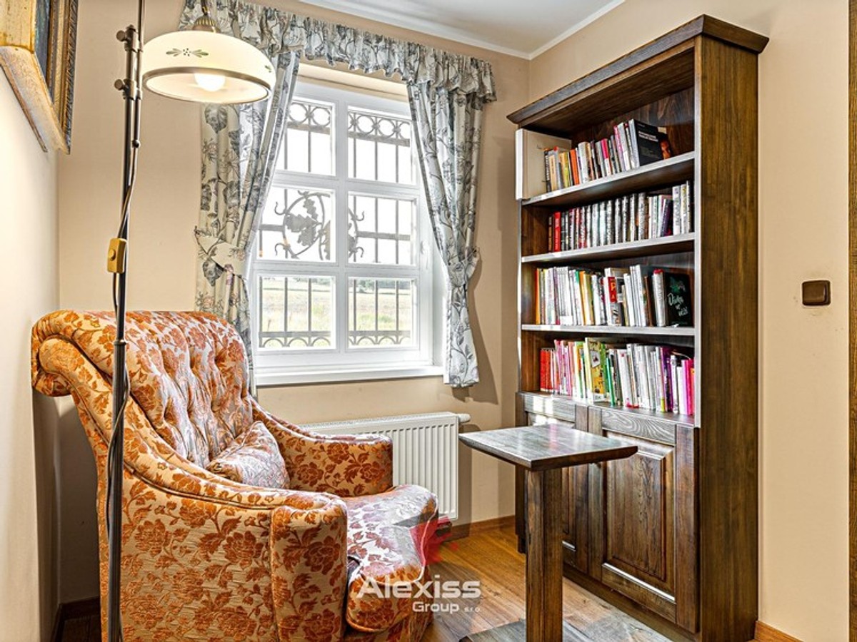 Prodej chalupy 440 m², pozemek 9194 m²