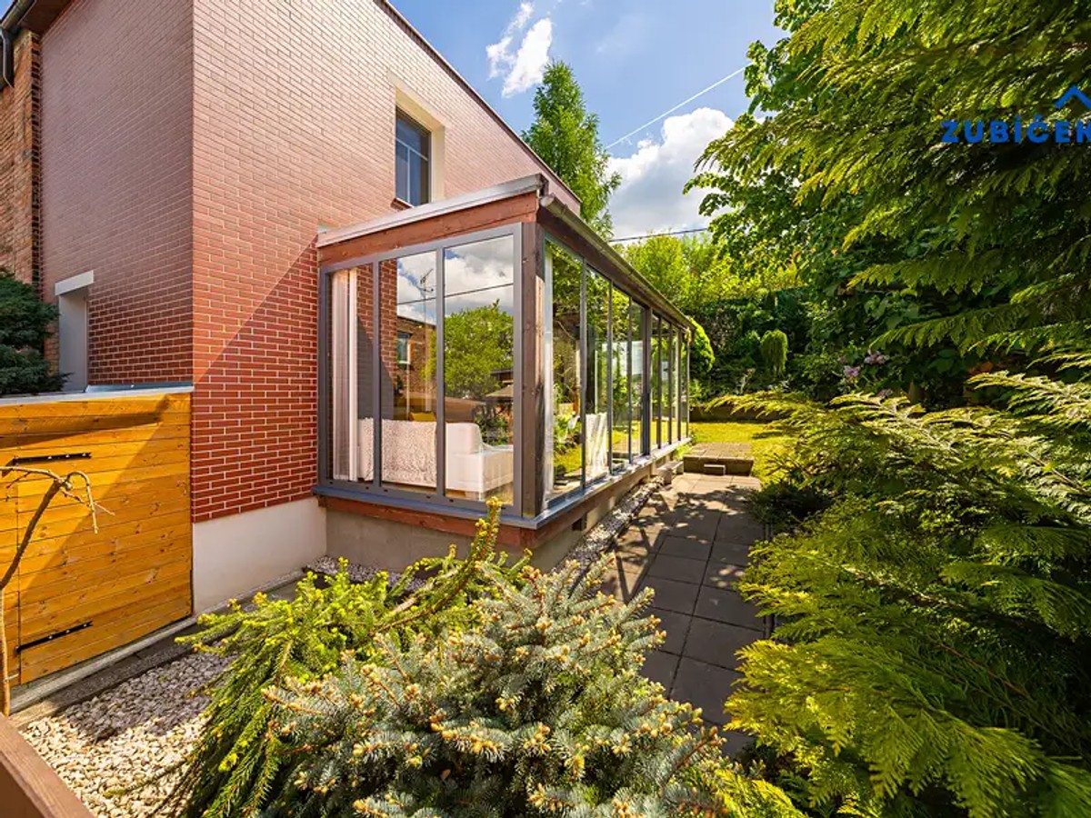 Prodej domu 100 m², pozemek 39 m²
