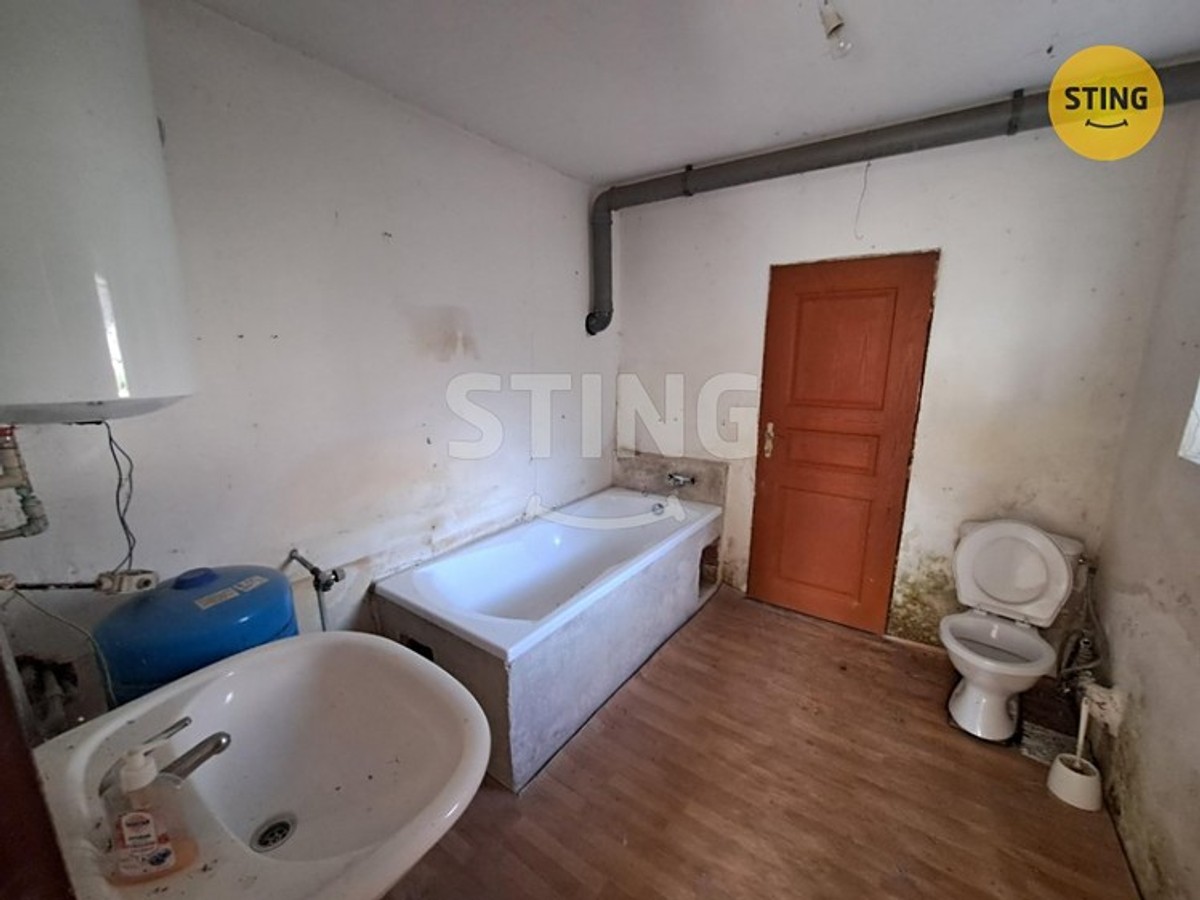 Prodej zemědělské usedlosti 200 m², pozemek 6393 m²