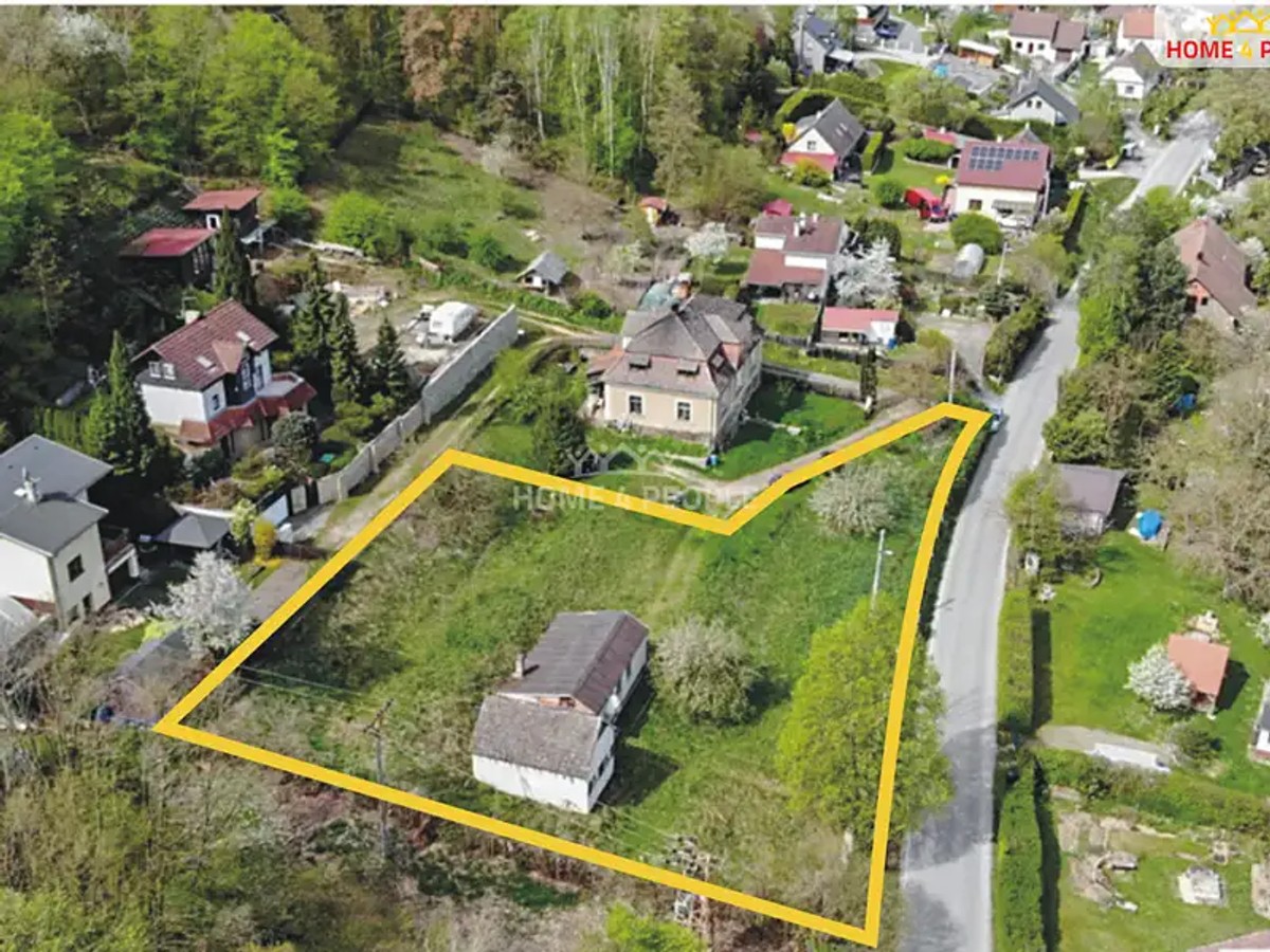 Prodej stavebního pozemku 1675 m²