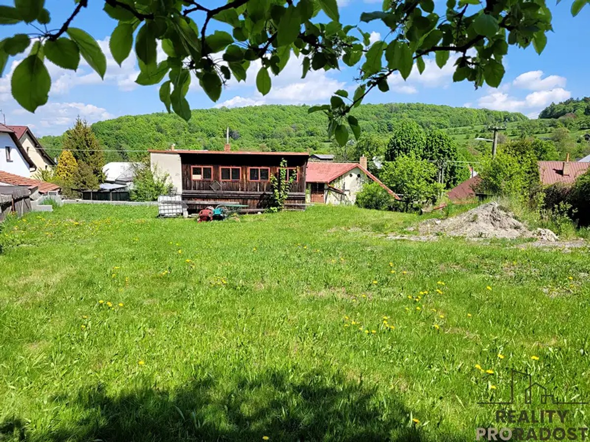 Prodej stavebního pozemku 793 m²