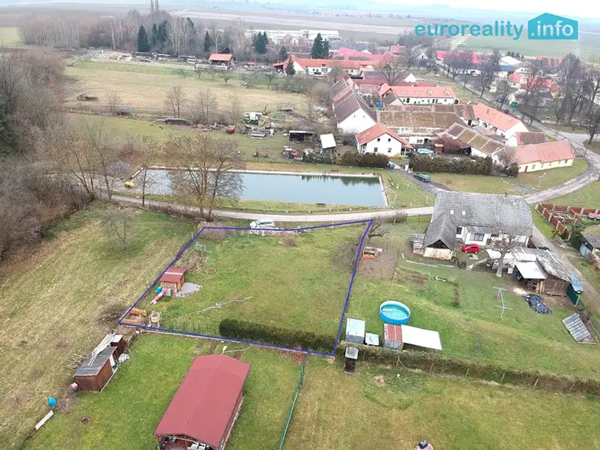 Prodej stavebního pozemku 856 m²