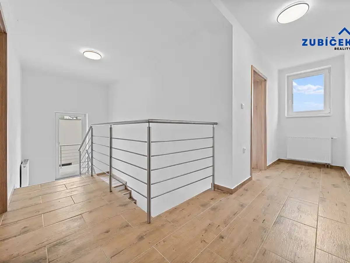 Prodej domu 350 m², pozemek 400 m²