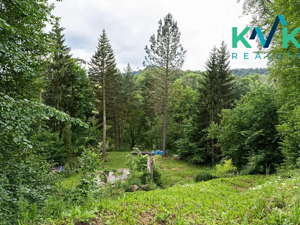 Prodej stavebního pozemku 2522 m²