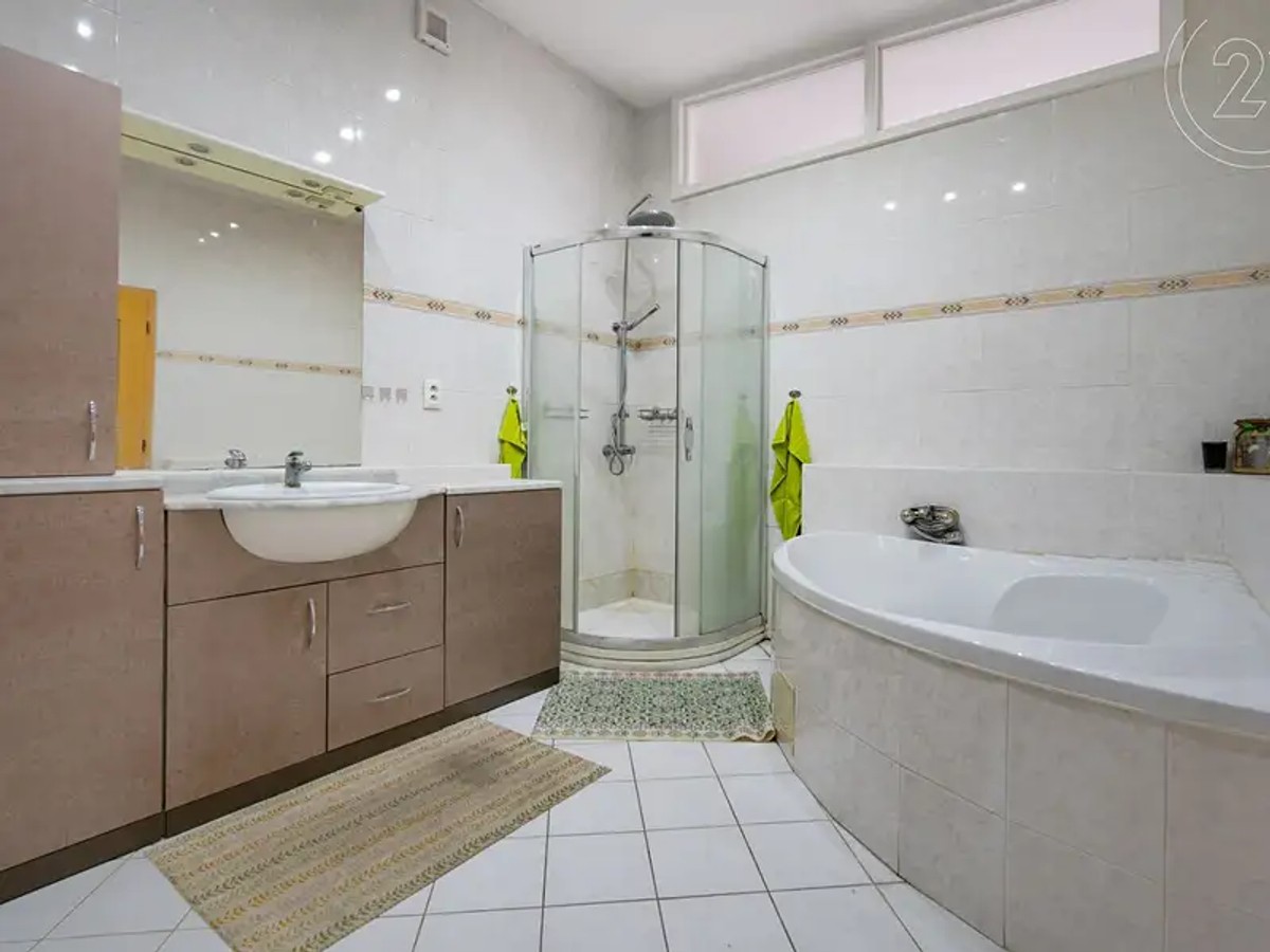 Prodej bytu 4+kk 145 m²