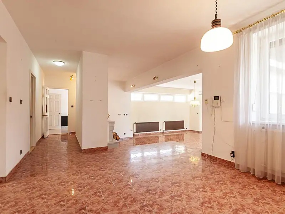 Prodej domu 450 m², pozemek 1292 m²