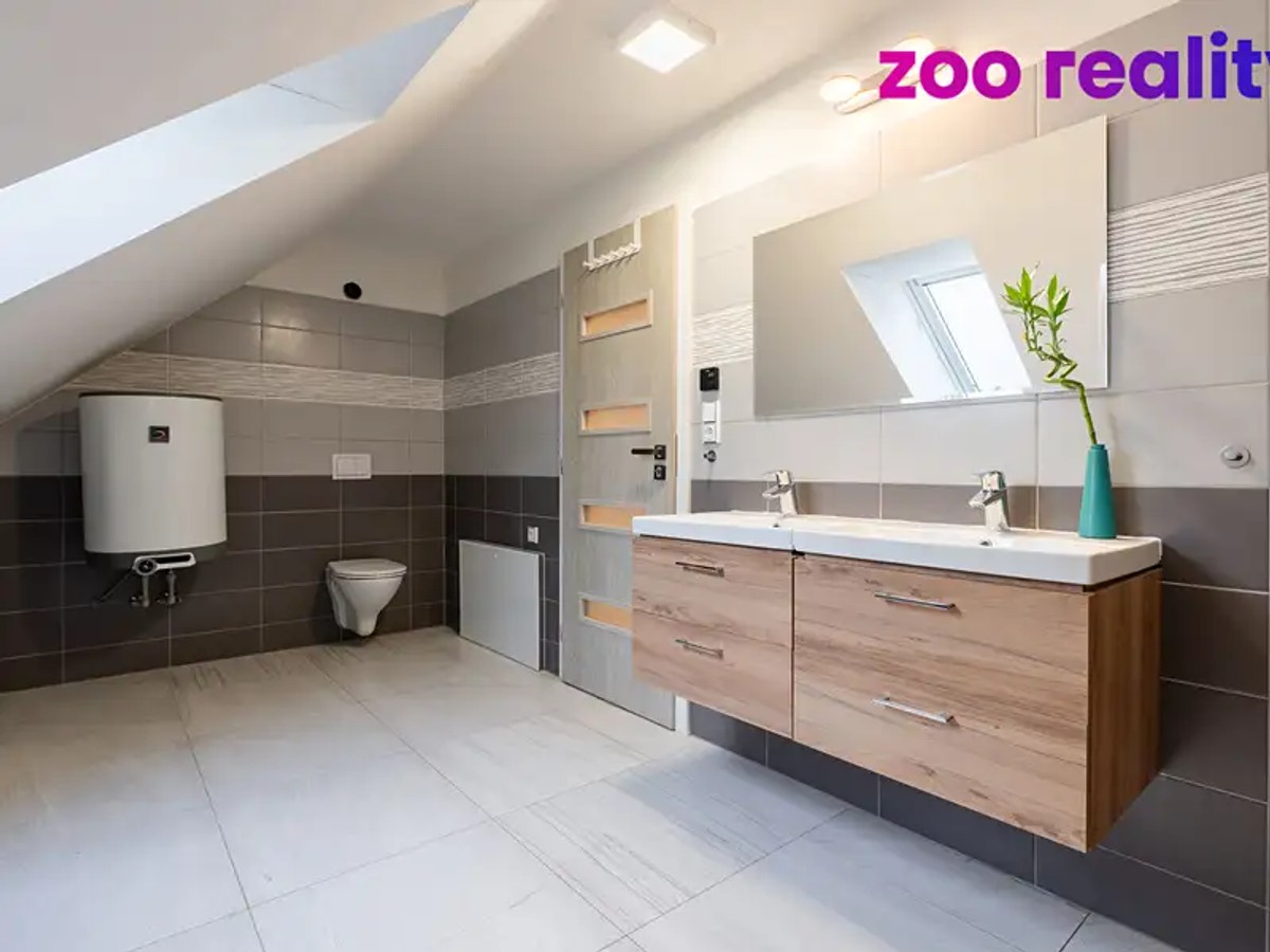 Prodej domu 353 m², pozemek 772 m²