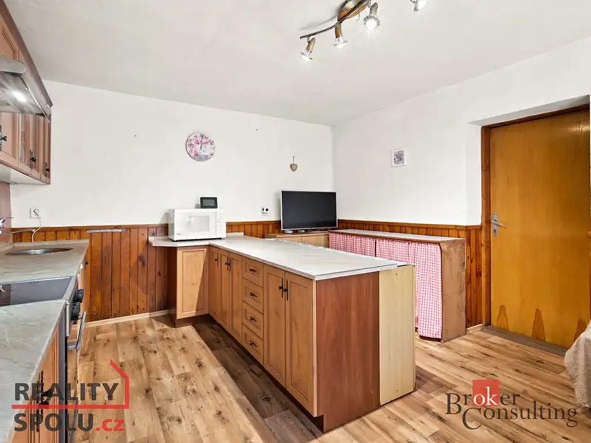 Prodej domu 297 m², pozemek 1378 m²
