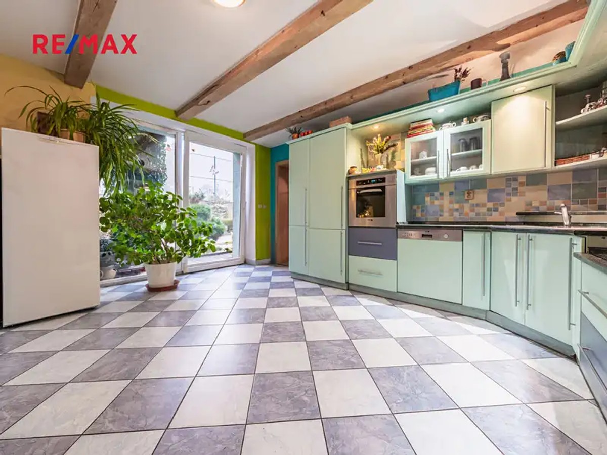 Prodej domu 350 m², pozemek 1872 m²