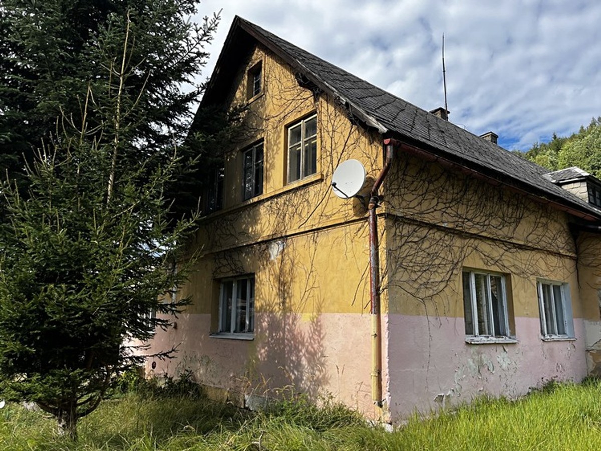 Prodaný dům 200 m², pozemek 3375 m²