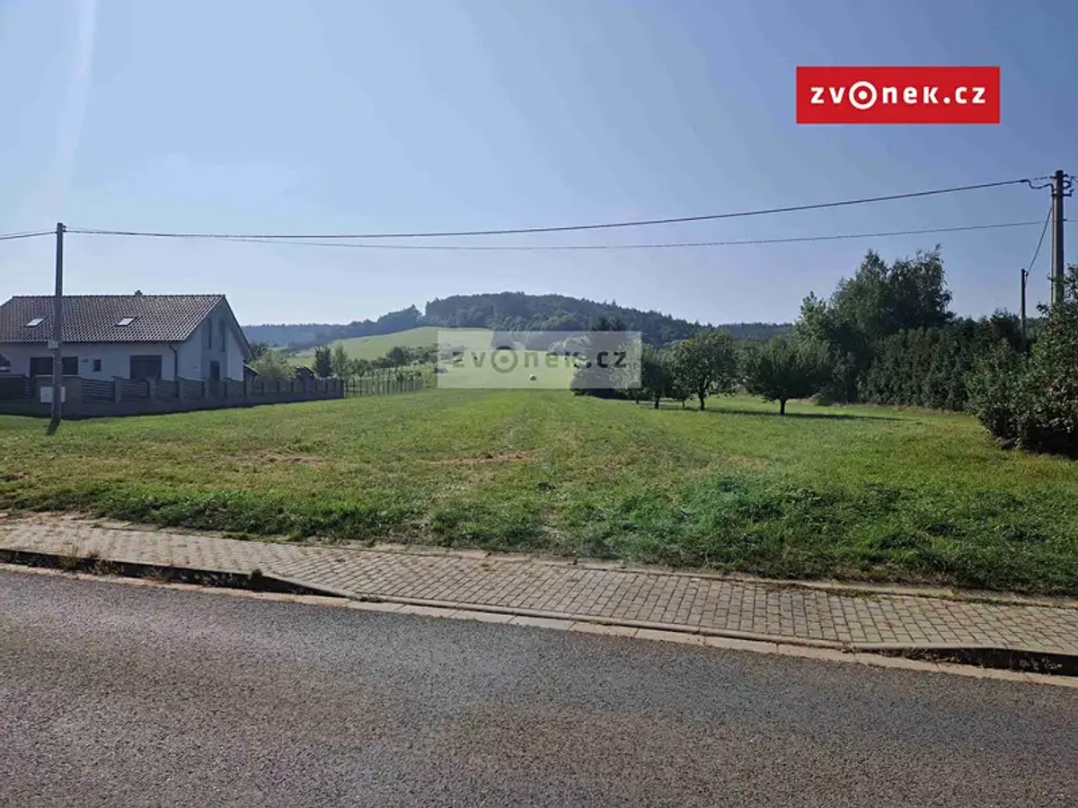 Prodej stavebního pozemku 1050 m²