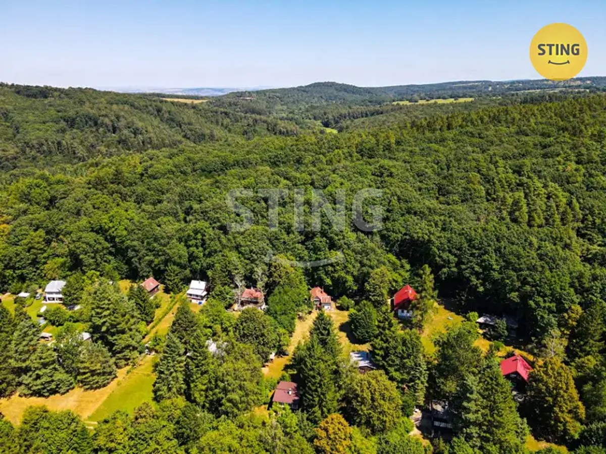 Prodej stavebního pozemku 833 m²
