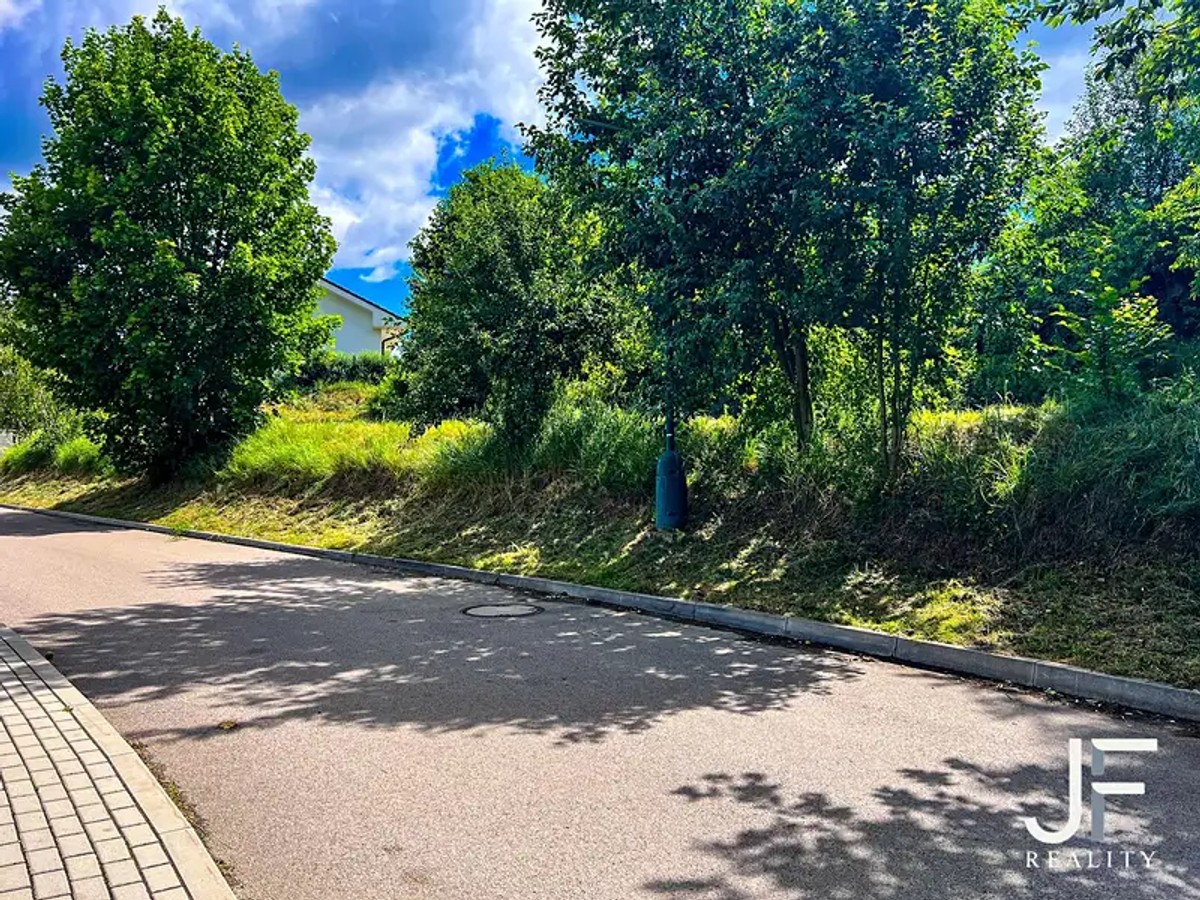Prodej stavebního pozemku 1088 m²