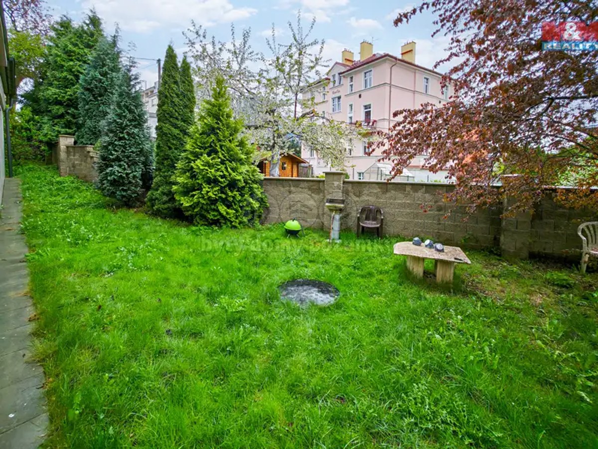 Prodej domu 895 m², pozemek 1336 m²