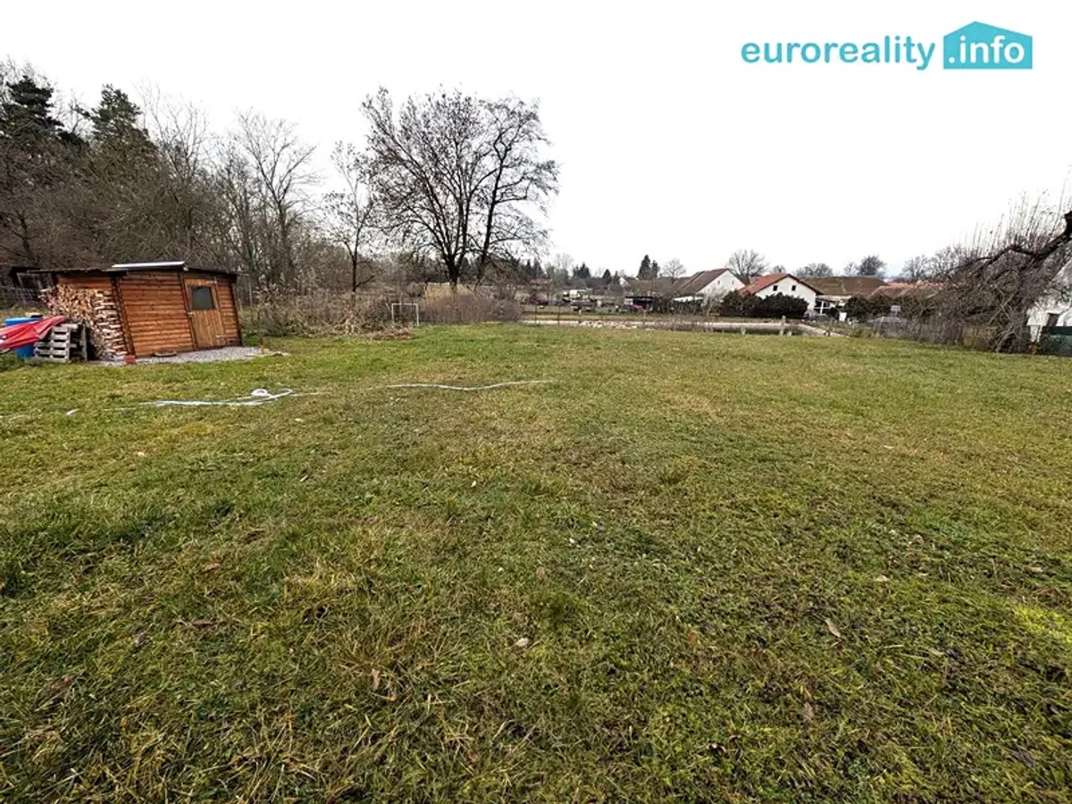 Prodej stavebního pozemku 856 m²
