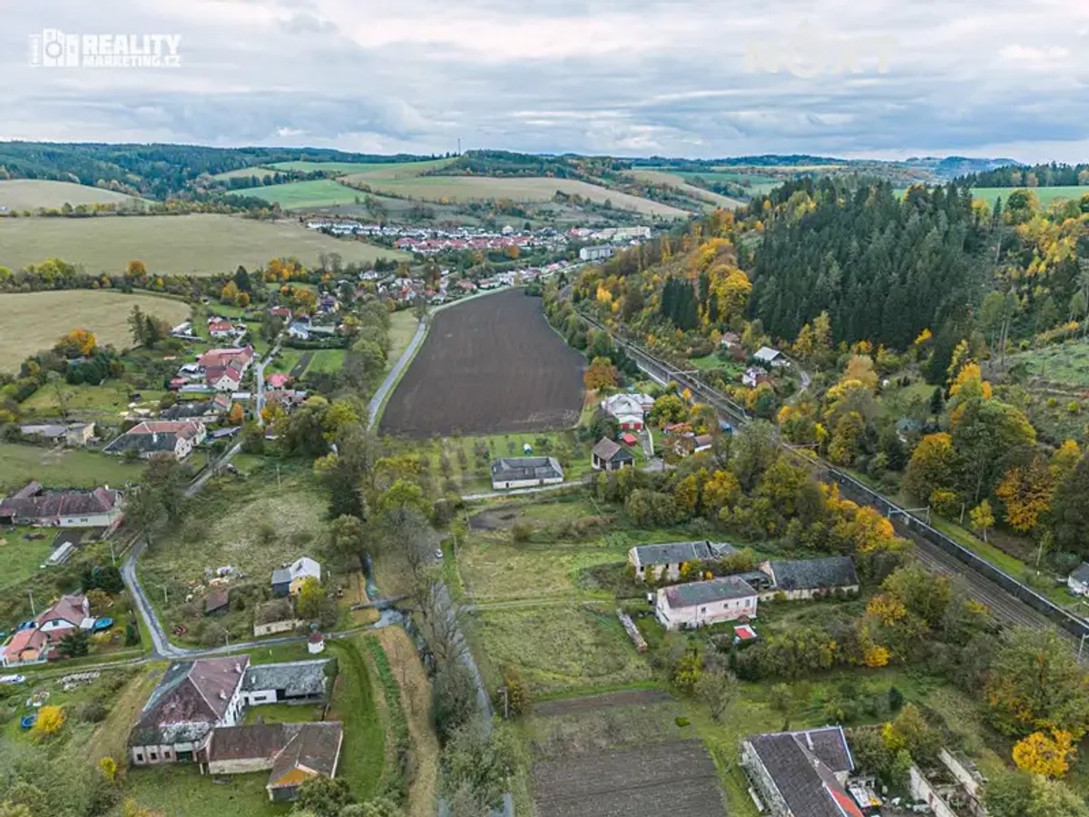 Prodej stavebního pozemku 5040 m²