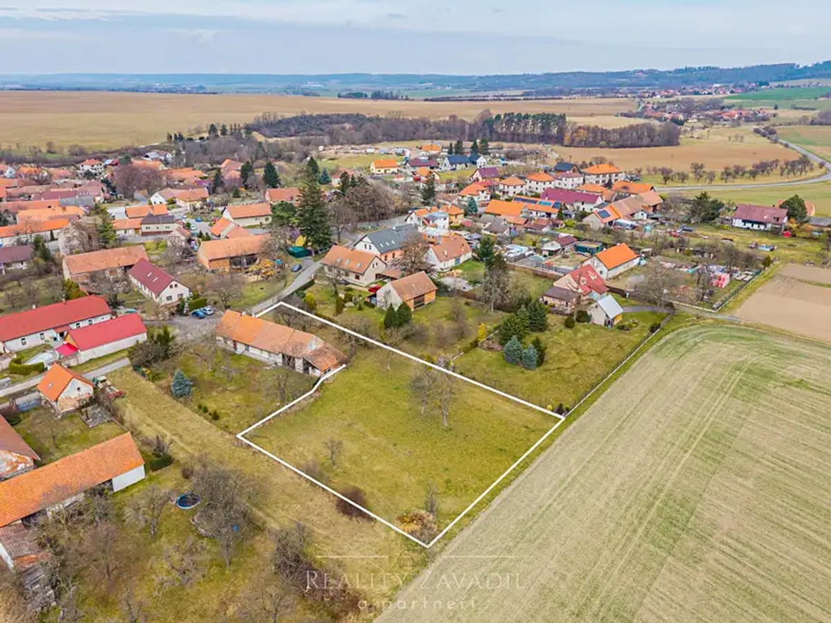 Prodej stavebního pozemku 2485 m²