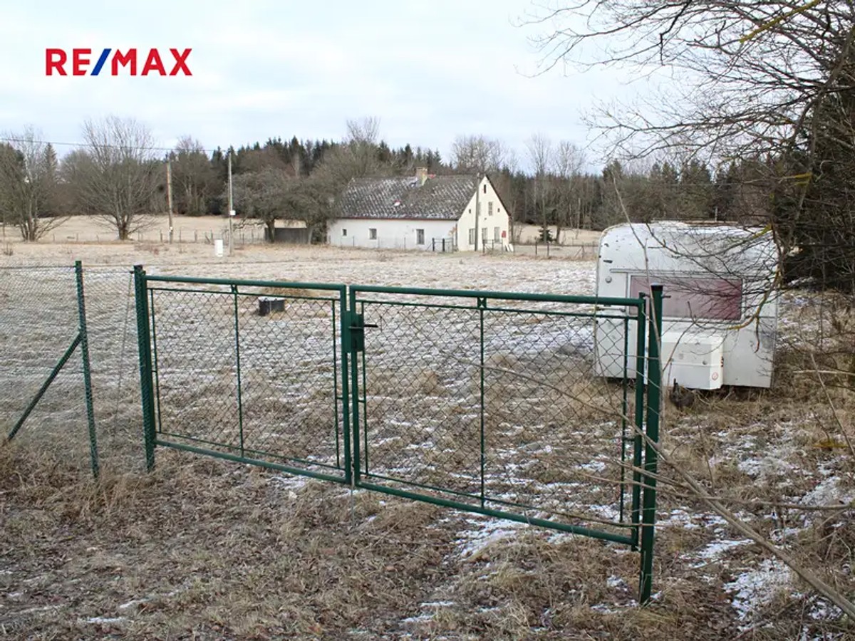 Prodej stavebního pozemku 8071 m²