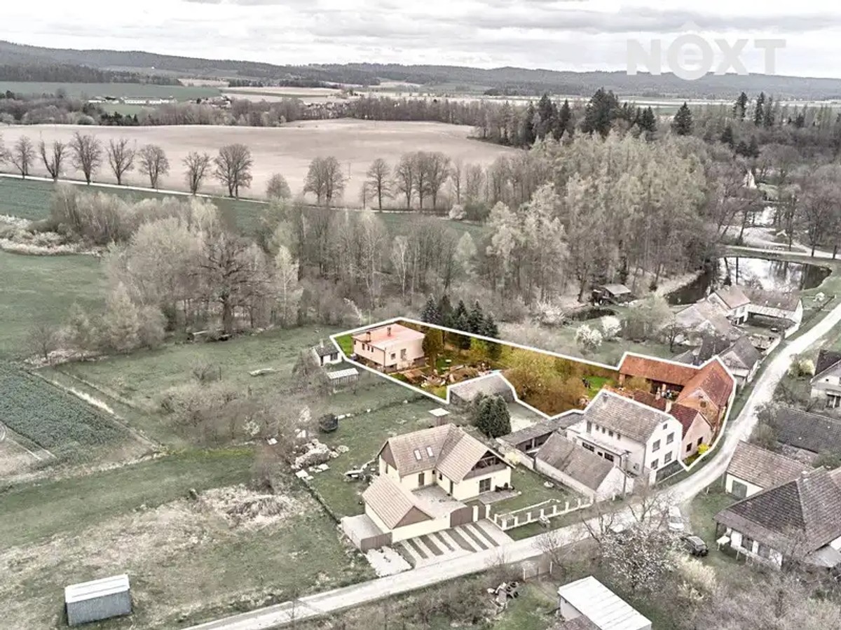 Prodej domu 300 m², pozemek 2300 m²