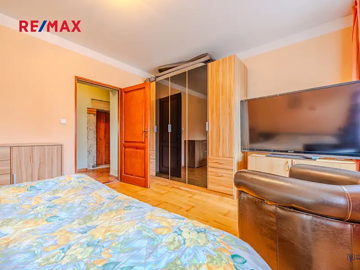 Prodej domu 460 m², pozemek 4142 m²