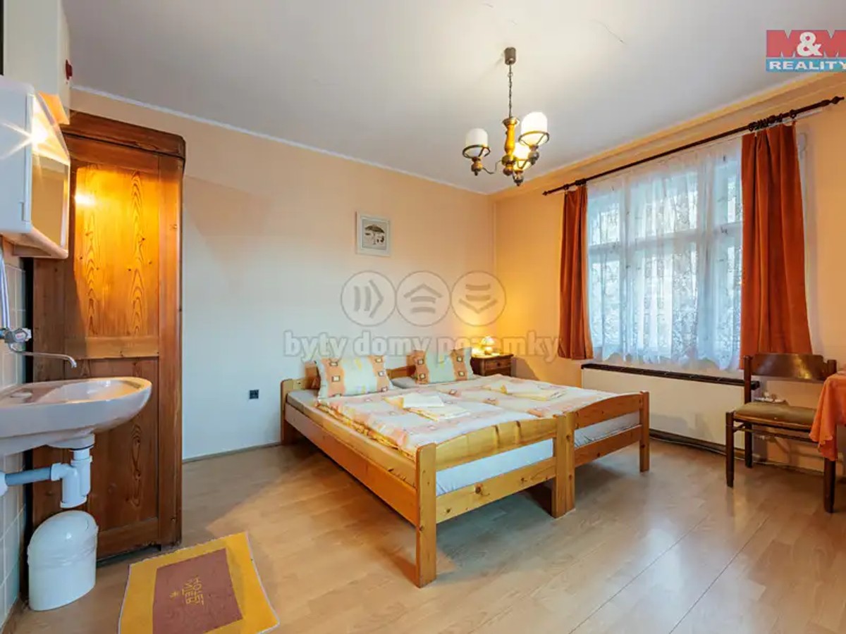 Prodej domu 440 m², pozemek 373 m²