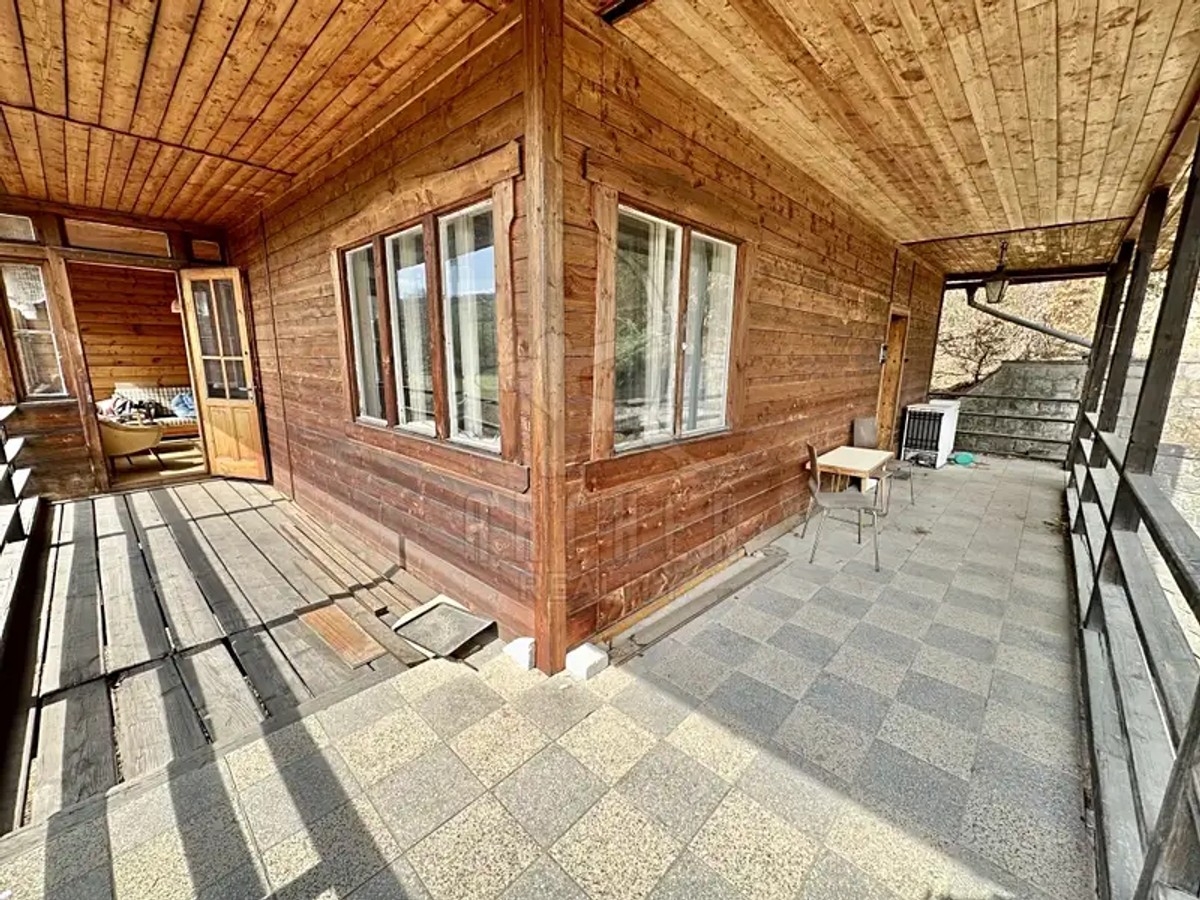 Prodej domu 230 m², pozemek 1948 m²