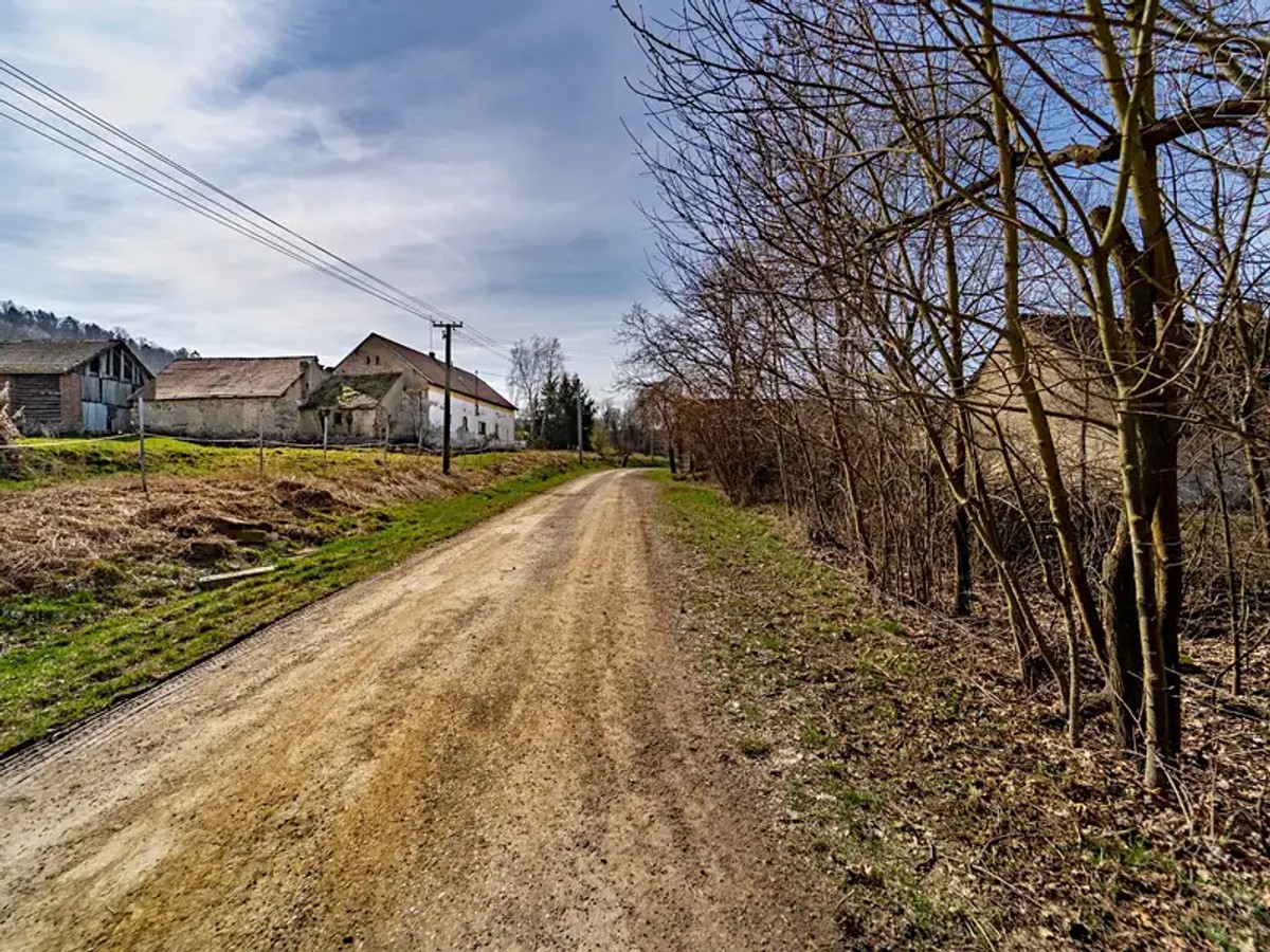 Prodej stavebního pozemku 2967 m²