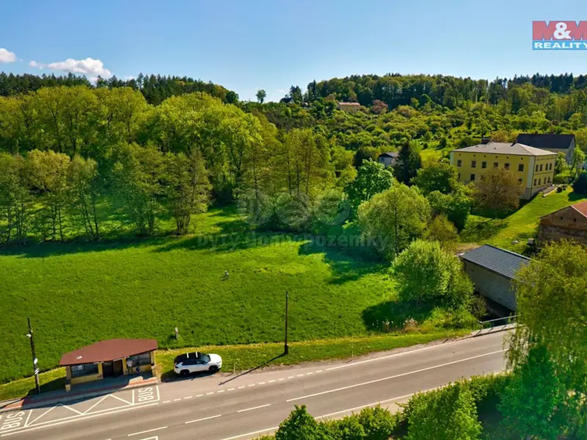 Prodej stavebního pozemku 1000 m²