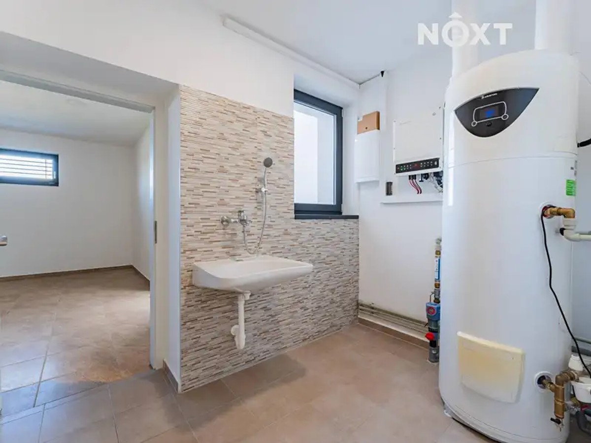Prodej vily 300 m², pozemek 1066 m²