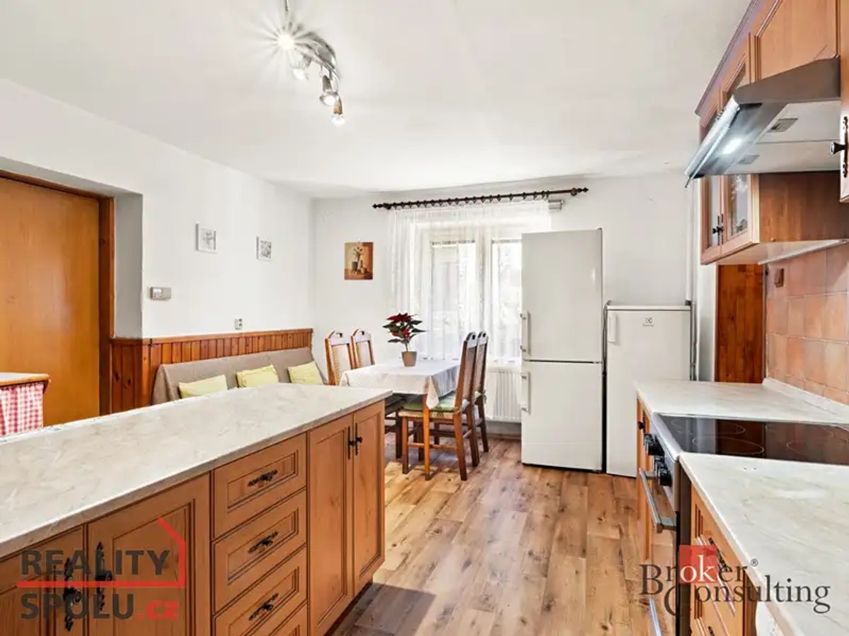Prodej domu 297 m², pozemek 1378 m²