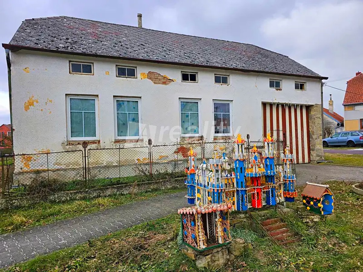 Prodej zemědělské usedlosti 320 m², pozemek 2468 m²