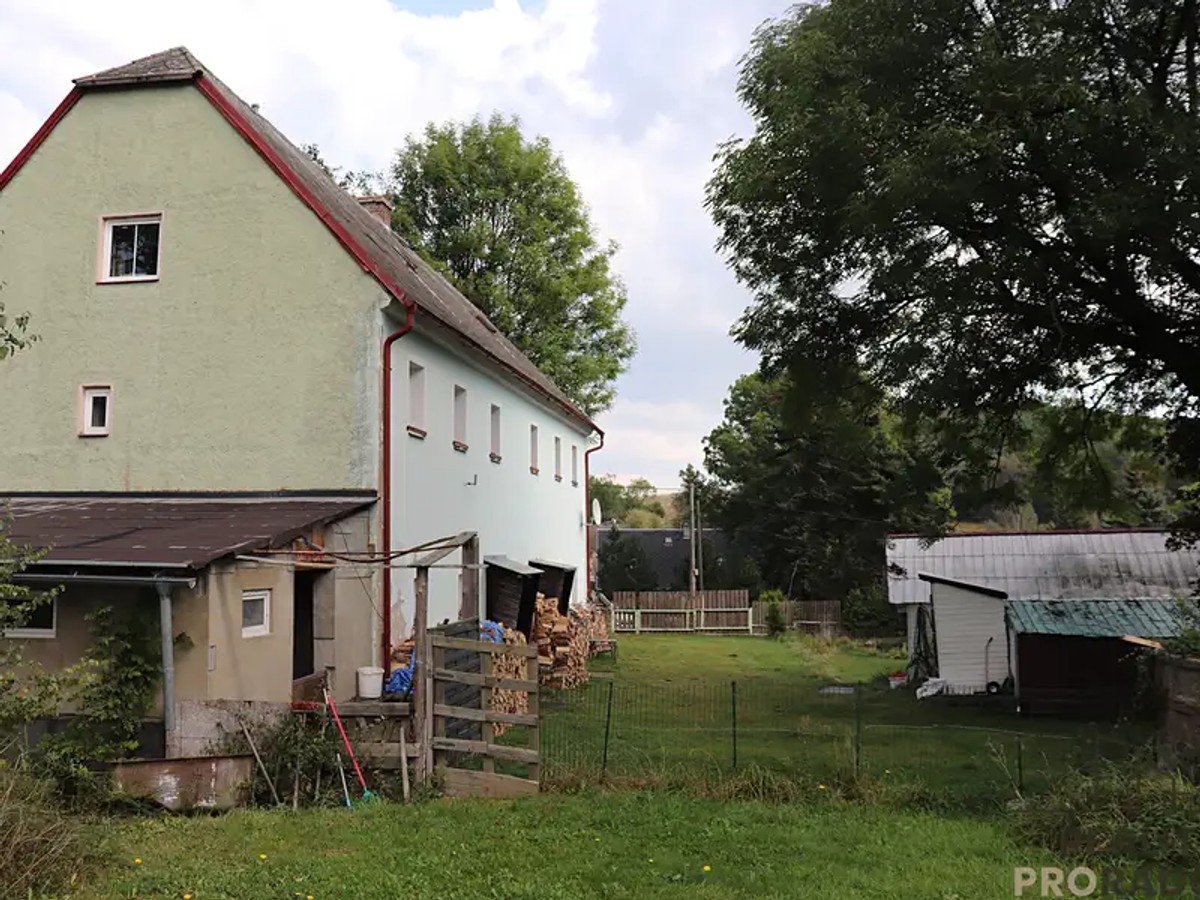 Prodej domu 374 m², pozemek 675 m²