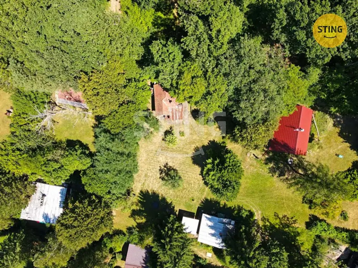 Prodej stavebního pozemku 833 m²