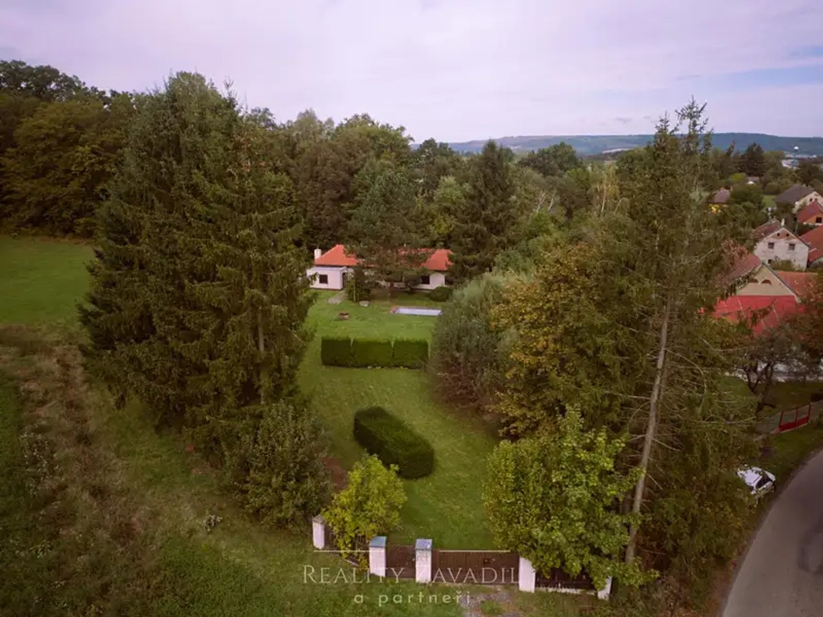Prodej stavebního pozemku 2803 m²