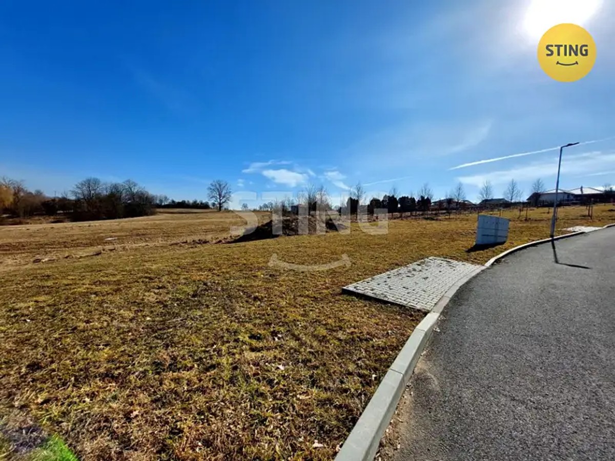 Prodej stavebního pozemku 1077 m²