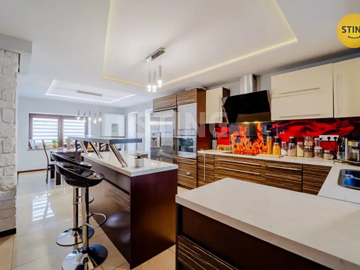 Prodej domu 215 m², pozemek 2159 m²