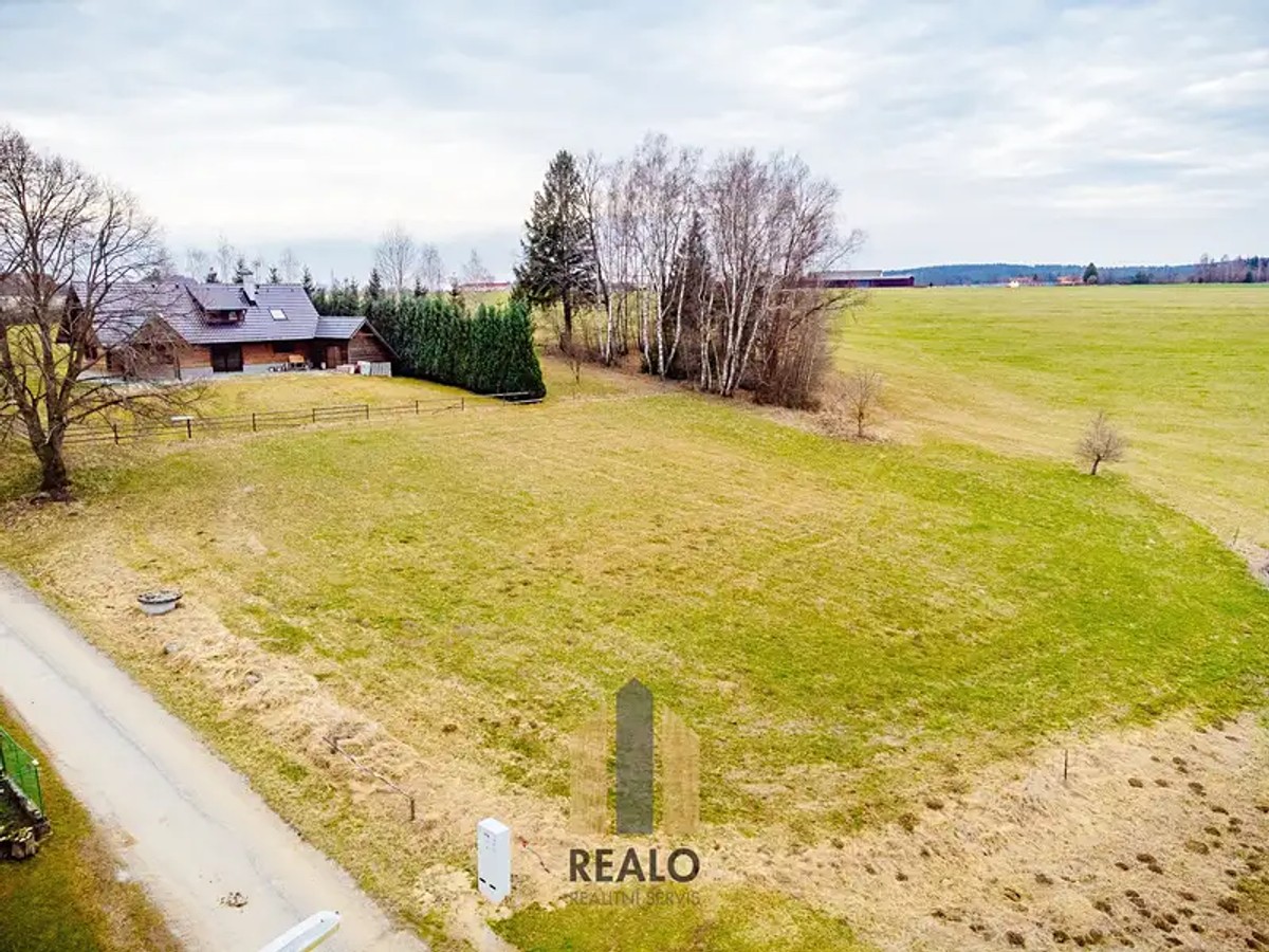 Prodej stavebního pozemku 1400 m²
