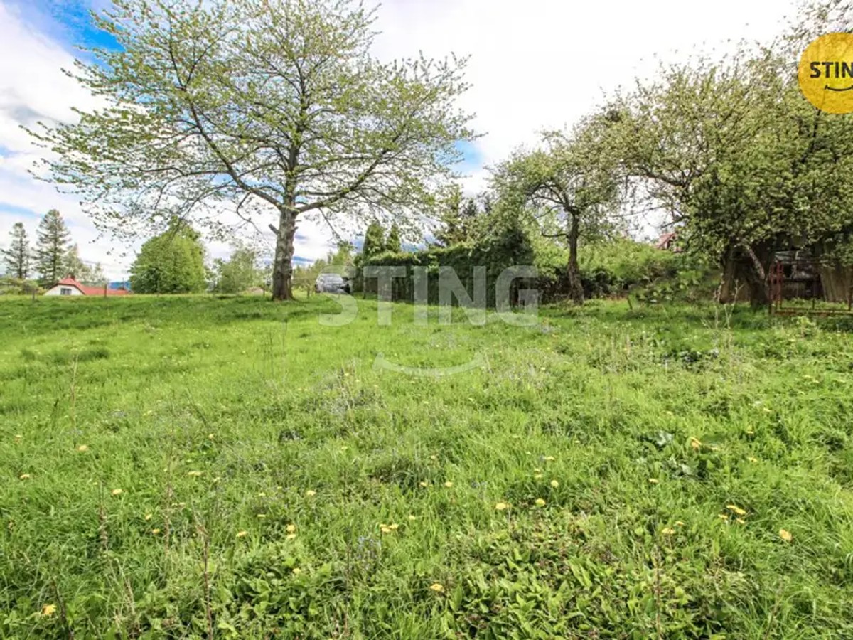 Prodej stavebního pozemku 2439 m²