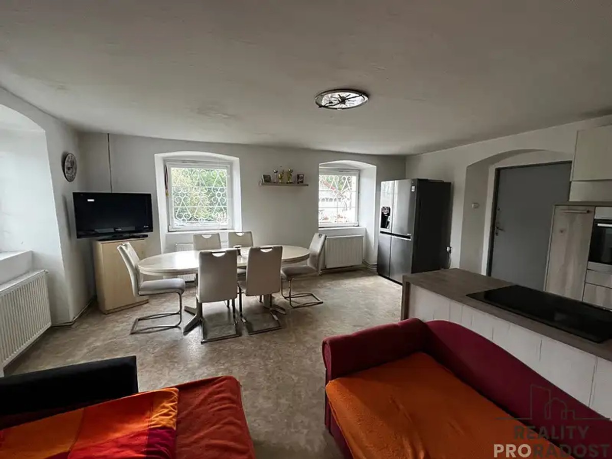Prodej domu 374 m², pozemek 675 m²