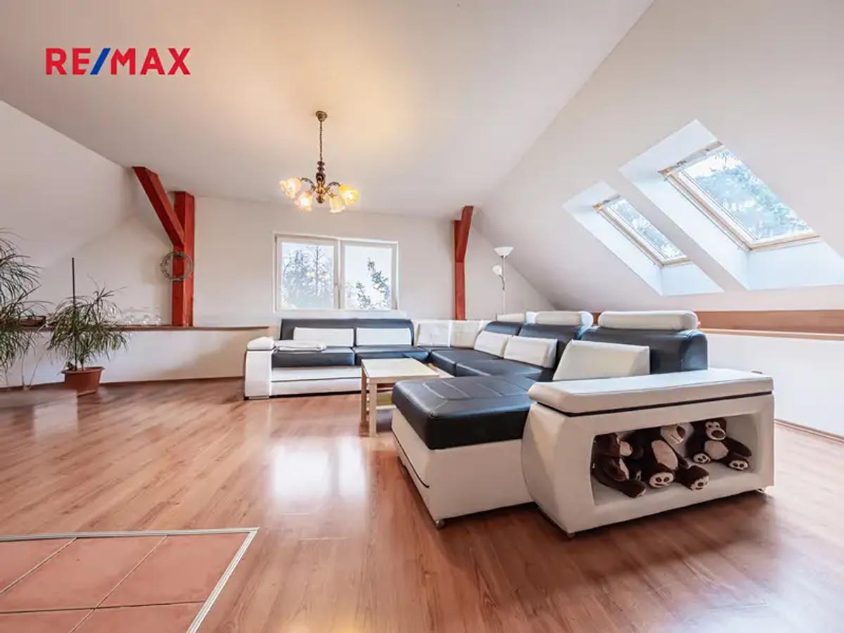 Prodej domu 350 m², pozemek 1872 m²